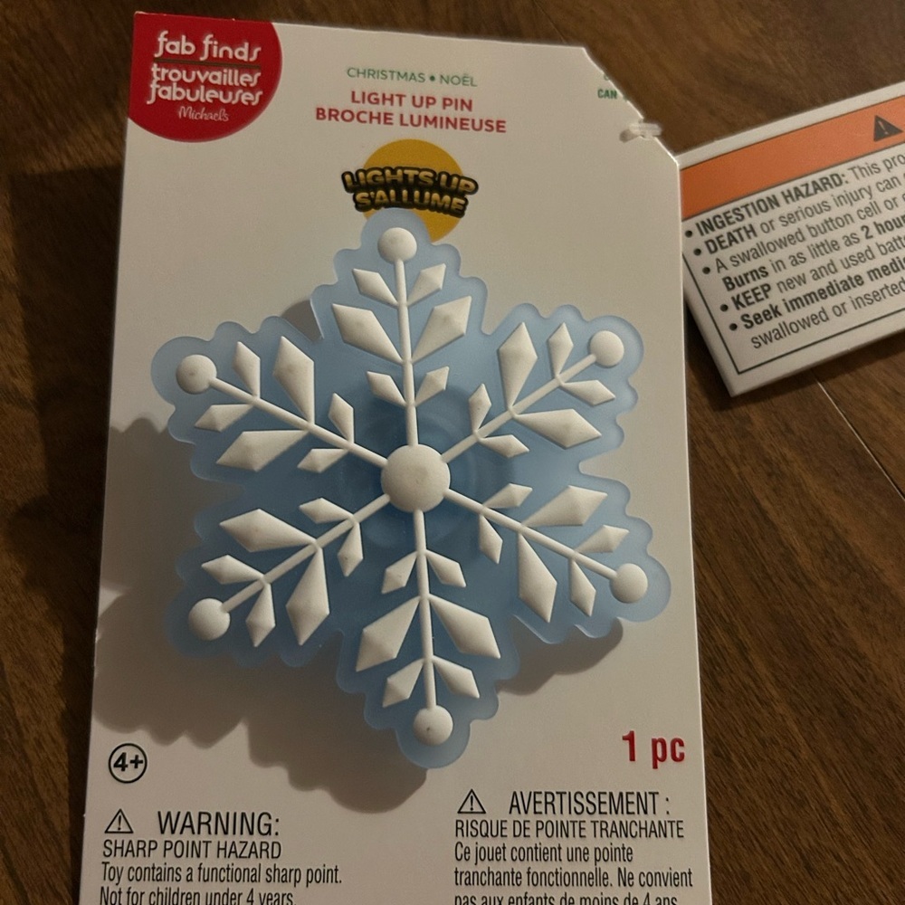 Light up snowflake‎ pin